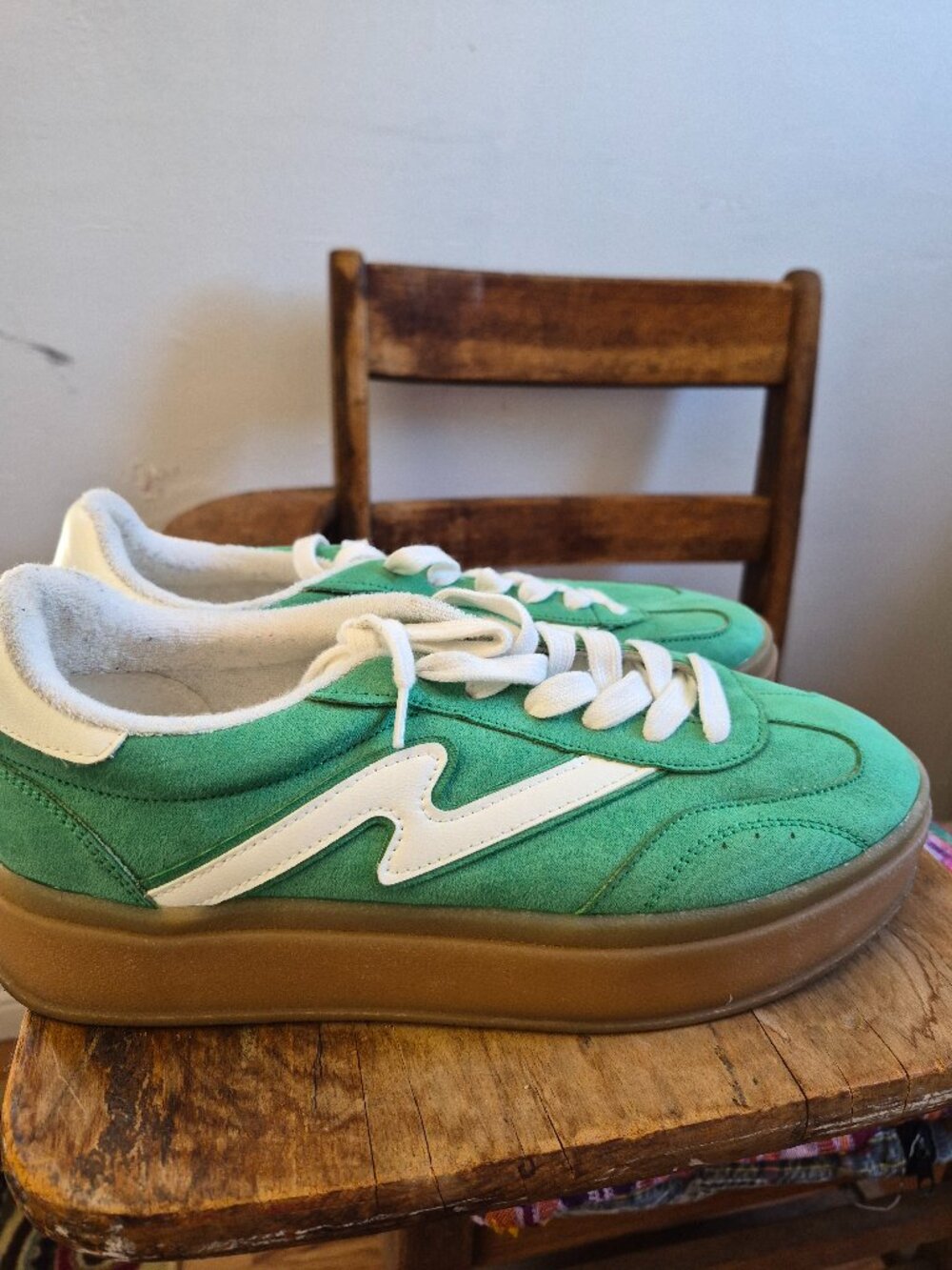 Madden Girl platform sneekers